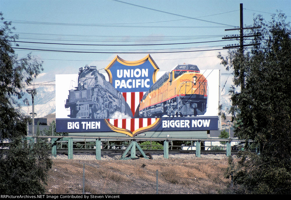 Union Pacific billboard w 4023, 6922